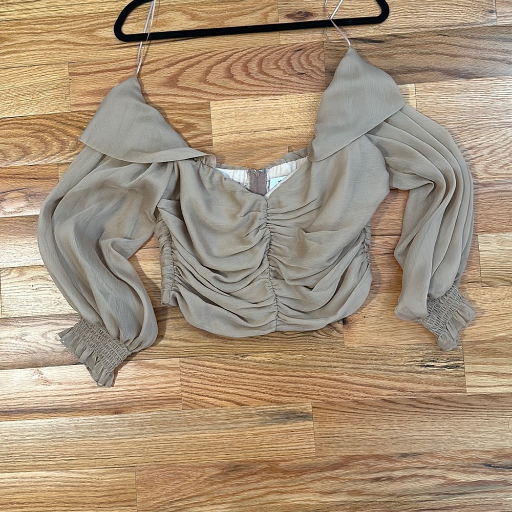 Miss Lola Crop Long Sleeve Top